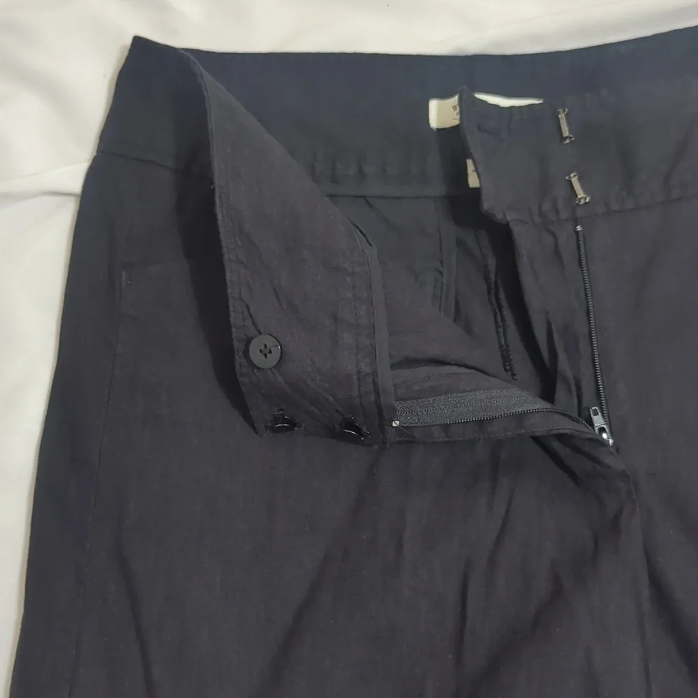White House Black Market Legacy Capri Pants, Color Black Size 10